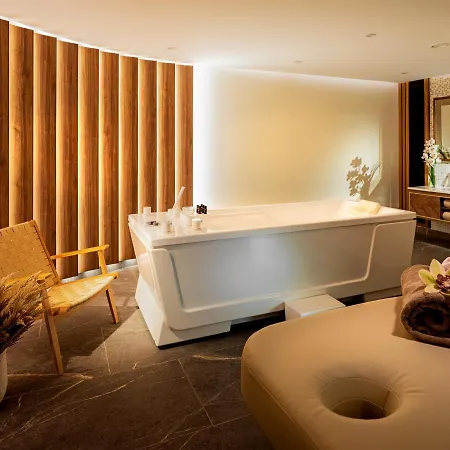 Otel Kings' Valley Medical &