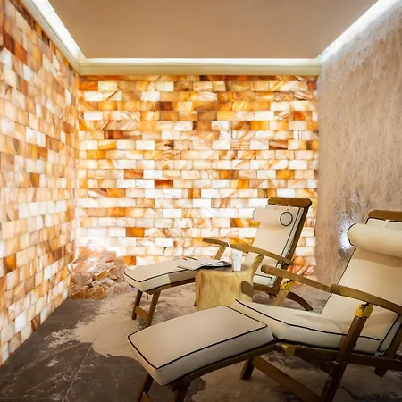 Хотел Kings' Valley Medical & Казанлък