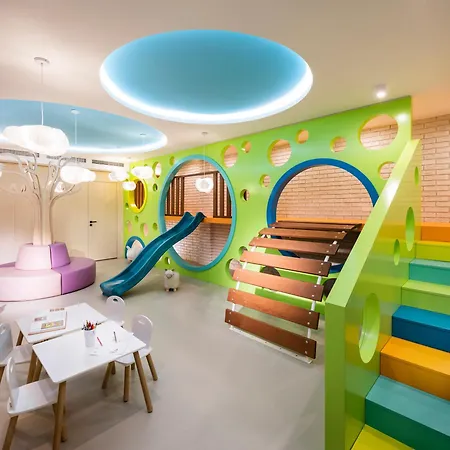 Kings' Valley Medical & 酒店