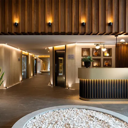 Kings' Valley Medical & 5*