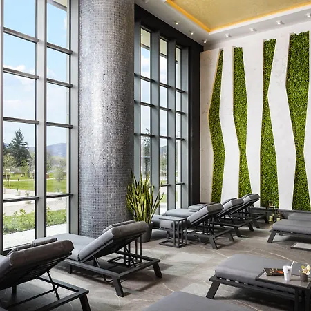 Kings' Valley Medical & 5*