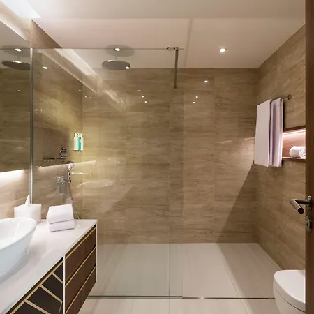 酒店 Kings' Valley Medical & 卡赞勒克