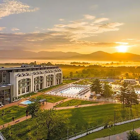 Kings' Valley Medical & Хотел 5*